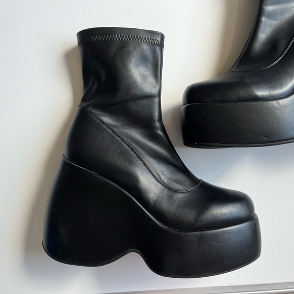 WET KISS Black Platform Statement chunky Boots faux leather - Picture 2 of 16